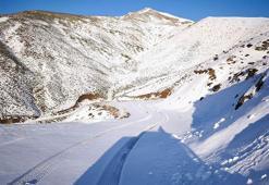 Batman’da, 65 yerleşim yerinin yolu kardan kapandı