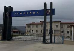 Kendilerini jandarma personeli olarak tanıtan 3 dolandırıcıyı, jandarma yakaladı