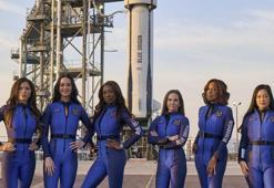 Şarkıcı Katy Perry, uzaya çıktı