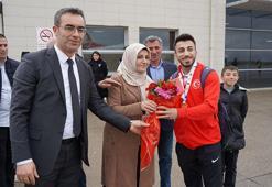 Halterde Avrupa şampiyonu olan Harun Algül’e memleketi Şırnak'ta görkemli karşılama