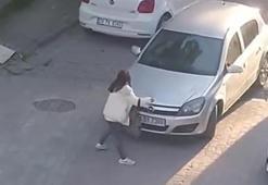 Avcılar’da yol ortasında sürücülere küfür edip araçları tekmeledi