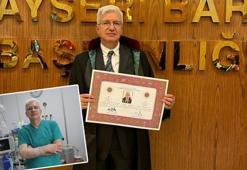 34 yıllık genel cerrah, sağlık çalışanlarına şiddet olayları artınca avukat oldu