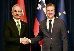 Bakan Uraloğlu, Slovenyalı mevkidaşı Bratušek ile görüştü