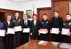 Uyuşturucu operasyonu yapan polis ve bekçilere başarı belgesi
