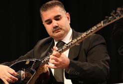 Başsavcı, 'Gel Sevelim' ve 'Yandı Bağrım' türküleri ile Neşet Ertaş'ı andı