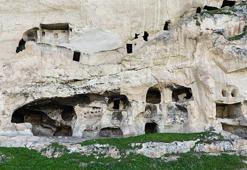 Tunceli'deki tarihi ‘İn delikleri’ turizme kazandırılıyor