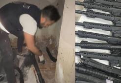 Büyükçekmece'de uygulamada polis tarafından durduruldu; evinden cephanelik çıktı