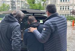 Kız arkadaşına baktığını iddia ettiği kişiyi bıçakla yaraladı