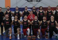 HAVELSAN erkek basketbol takımının kadın antrenörü
