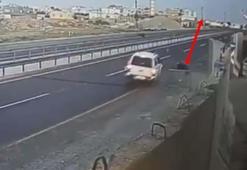 'Dur' ihtarına uymayan sürücü, yola kapan atan polise otomobiliyle çarpıp yaraladı