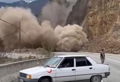 Gümüşhane-Tirebolu karayolunda heyelan yolu kapattı; o anlar kamerada