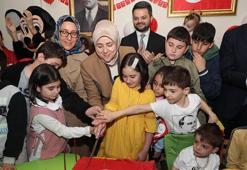 AK Parti Kadın Kolları Başkanı Ercan, hastanede tedavi gören çocukları ziyaret etti