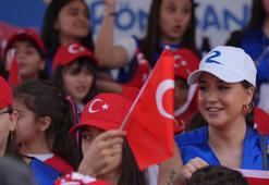 Rönesans gönüllüleri 23 Nisan’ı deprem bölgesindeki çocuklarla kutladı