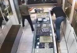 Kapalıçarşı'da kuyumcuda deprem anı böyle kaydedildi