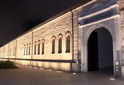 Tarihi Rami Kışlası Kütüphanesi geceyi geçirmek isteyenlere açıldı