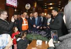Cumhurbaşkanı Erdoğan, Hasbahçe Sosyal Tesisleri'nde depremden etkilenenleri ziyaret etti