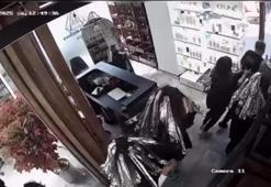 İstanbul'da deprem anları kamerada; kadınlar kuförde boya yaptırırken yakalandı