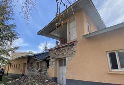 Depremde hasar gören 151 yıllık hükümet konağı için onarım talebi