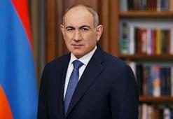 Paşinyan, Erivan'da Türk ve Azerbaycan bayraklarının yakılmasını kınadı