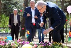 Kartalkaya'daki otel yangınında ölen çocuklar mezarları başında anıldı