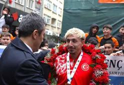 Avrupa Halter Şampiyonu Yusuf Fehmi Genç, coşkuyla karşılandı