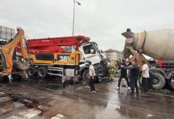Bartın’da 3 aracın çarpıştığı kaza kamerada; 8 yaralı