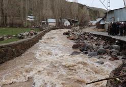 Erzurum'da dere taştı; geçen sene yapılan koruma çalışmaları zarar gördü