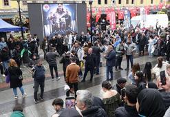 Finale yükselen Trabzonspor U19 Takımı'na yağmurda horonlu kutlama
