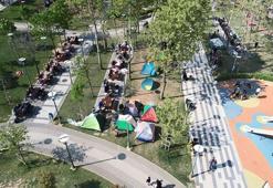 İstanbul’da evlerine girmekten çekinenler çadırlarda ve araçlarında kalmaya devam ediyor