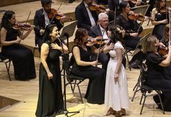 'Sesler ve Küller'in solist anne-kızı