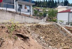 Tahliye edilen binanın önündeki istinat duvarına 'geçici dolgu'