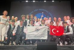 Liselilerden halk oyunlarında büyük zafer; Roma’dan birincilik ve büyük ödülle döndüler