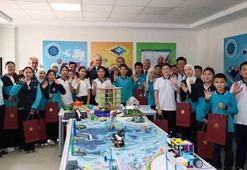 TBMM Başkanı Kurtulmuş, Bişkek'te Maarif Okulu'nu ziyaret etti