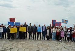 Van Gölü sahilinde çevre temizliği; 3 kamyon dolusu çöp çıktı