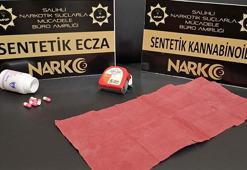 Üzerinde A4 kağıdına emdirilmiş uyuşturucu ele geçirilen şüpheli, tutuklandı