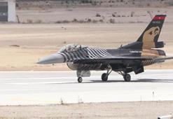 TEKNOFEST KKTC'de SOLOTÜRK gösteri yaptı