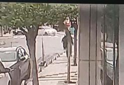 Sancaktepe'de otomobilin iş yerine girdiği anlar kamerada