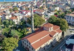 17 asırlık camide tarihe yolculuk