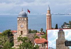 Tarihi saat kulesi 'zamana' yetişemiyor