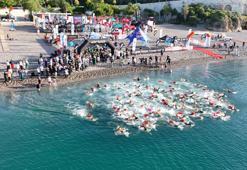 30 ülkeden sporcular Akdeniz'in sularında kulaç attı