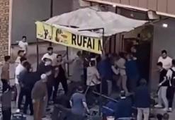 Sopalı, tekmeli ve yumruklu kavga kamerada; 4 yaralı