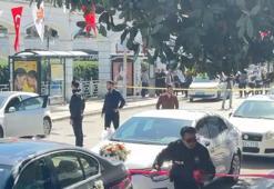 Avcılar'da motosikletle gelip otomobile ateş açtılar: 1 ölü