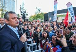 Özgür Özel, CHP İstanbul İl Başkanlığı önünde konuştu