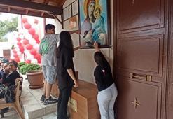 Kilisede Hıdrellez kutlaması; mum yakılıp, dilek tutuldu