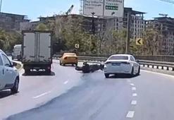 Zeytinburnu'nda yakıt dökülen yolda kaydı; sürücünün refleksiyle ölümden döndü