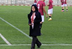 Burdur'un ilk kadın saha komiseri 200'üncü maçına çıktı