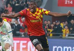 Göztepe'de Heliton'la yola devam