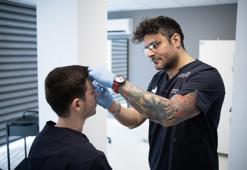 Saç ekiminden etkili sonuç almak için 'masaj yaptırın' önerisi