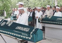 Evinde çıkan yangında hayatını kaybeden yazar Süha Oğuzertem son yolculuğuna uğurlandı