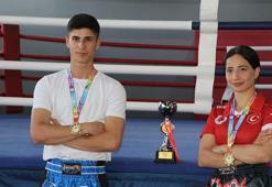 Van YYÜ'den iki sporcu, muaythai şampiyonasında Türkiye birincisi oldu